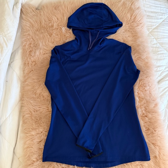 Women's Blue Nike Hoodie Sweater. Used. XL. Dri-Fit. Thumb holes. - Picture 6 of 9